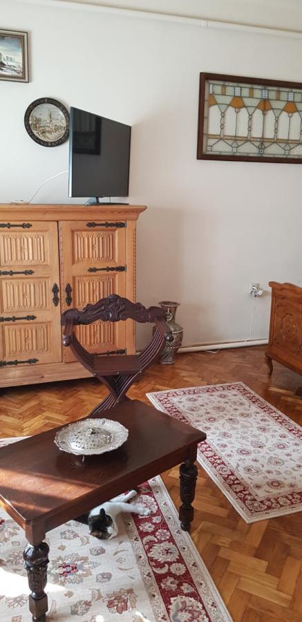 La Mihai Lupeni  Ngoại thất bức ảnh